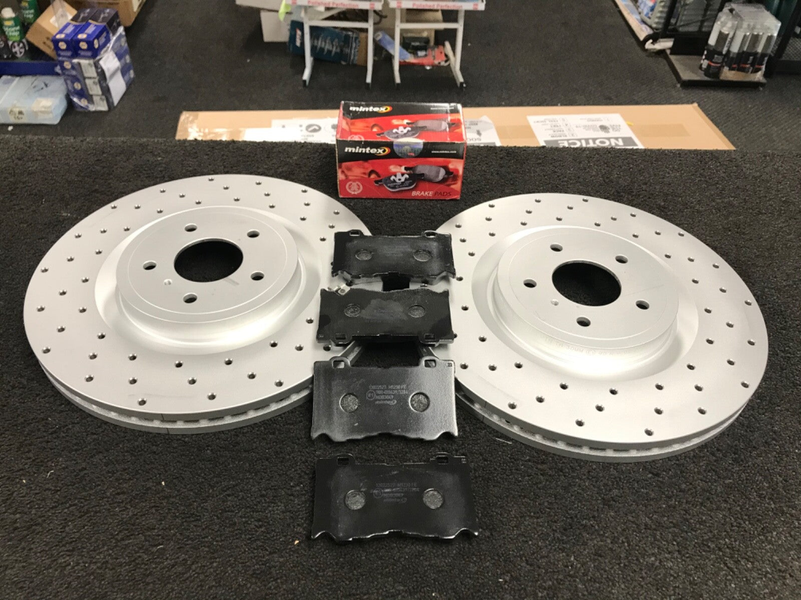 FOR NISSAN INFINITI FX50 G37 M30 M37 Q60 Q70 370Z CROSS DRILLED BRAKE DISC PAD