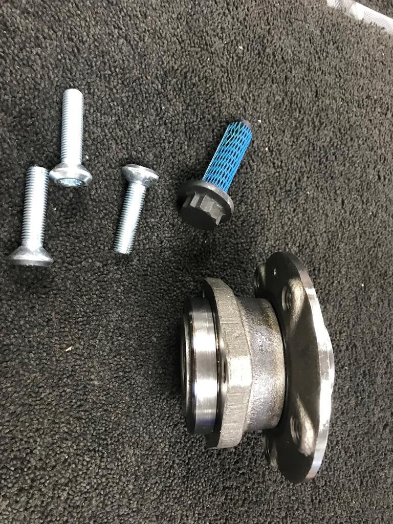 FOR AUDI A3 2.0TDI 8V 2012-2020 FRONT WHEEL BEARING HUB KIT 3 STUD 312MM DISC