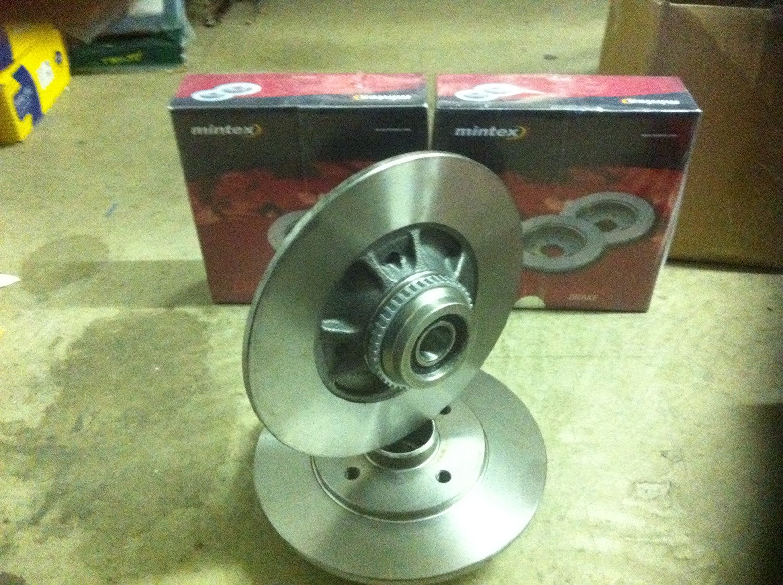 RENAULT CLIO SPORT 172 REAR MINTEX BRAKE DISCS ABS RING & BEARING FITTED NEW