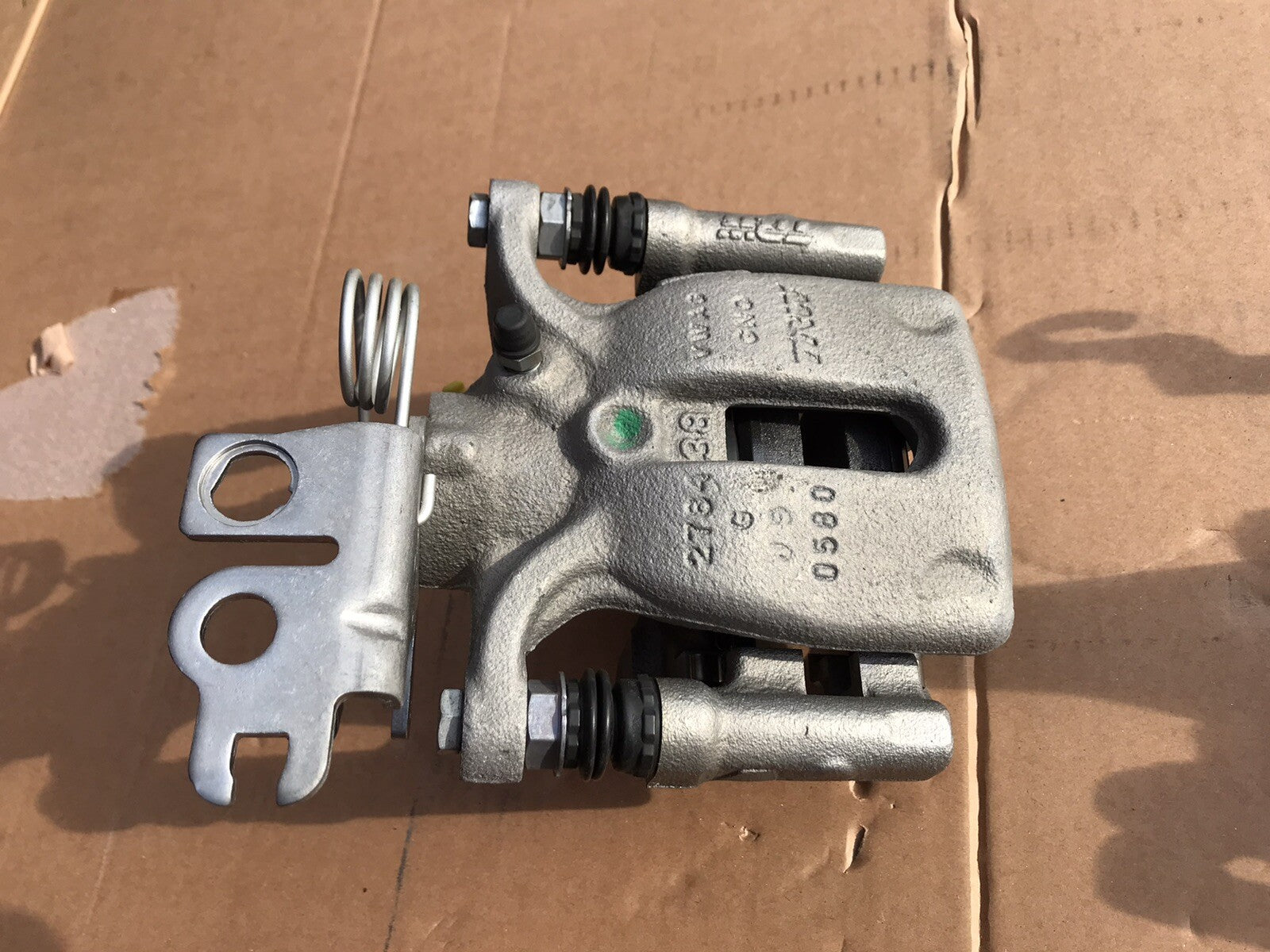 2 GENUINE VW BRAKE CALIPERS FOR VW CADDY MK4 TDi TSi ALLTRACK 4MOTION 2015ON