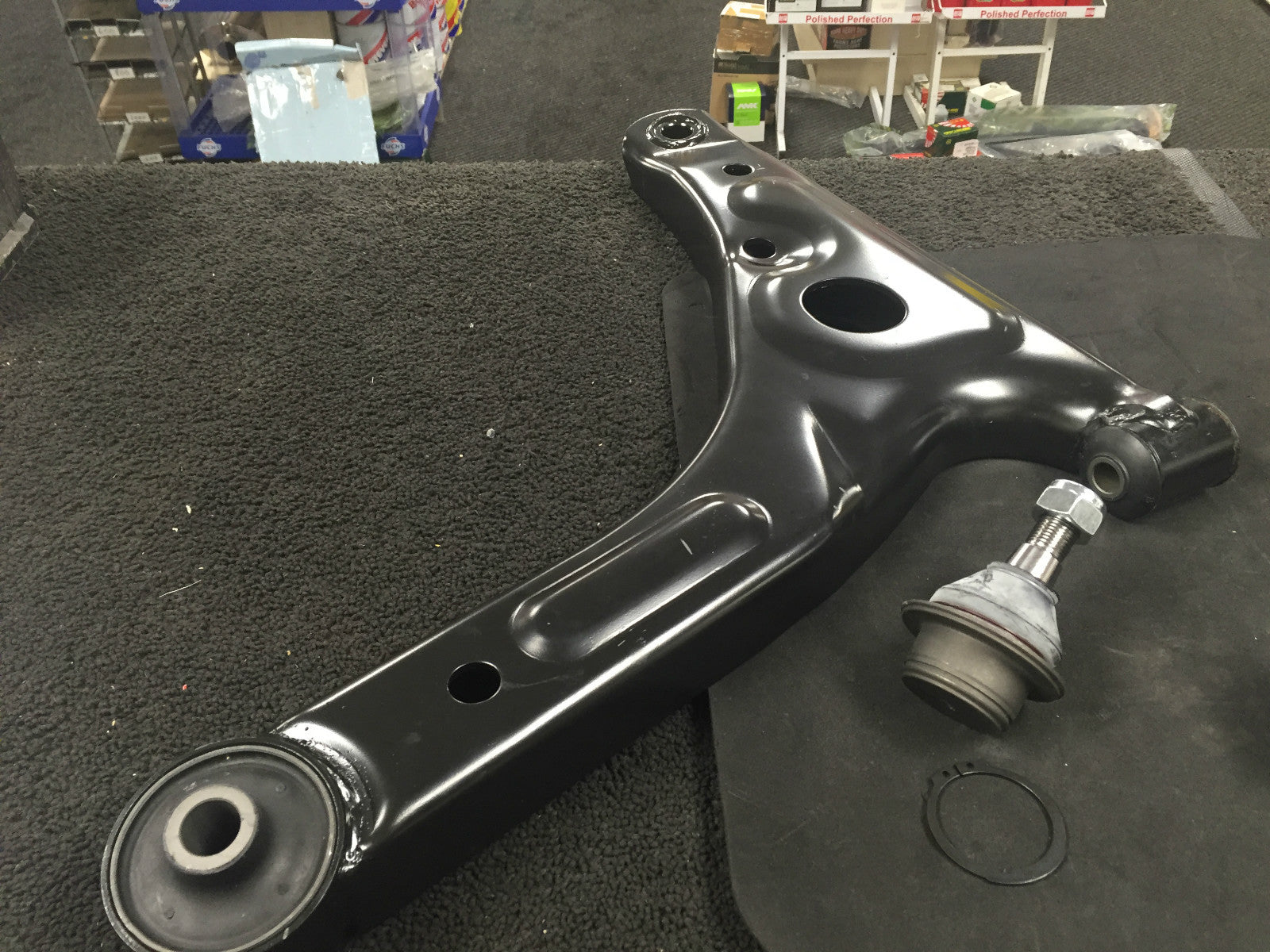 FORD TRANSIT 2000-12 LOWER WISHBONE  ARM BALL JOINT PASSENGER SIDE LH