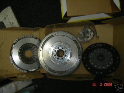 AVENSIS D4D 03> DUAL MASS FLY WHEEL & CLUTCH KIT