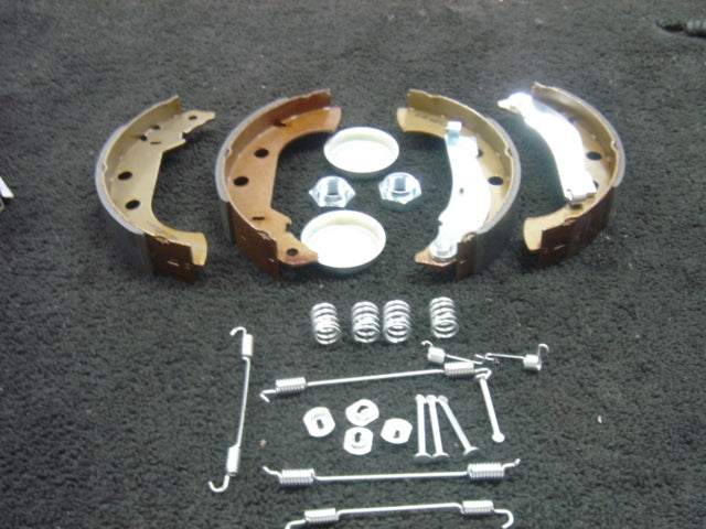 CITROEN XSARA ESTATE REAR BRAKE SHOES BRAKE SHOES FITTING KIT HUB NUT DUST CAPS