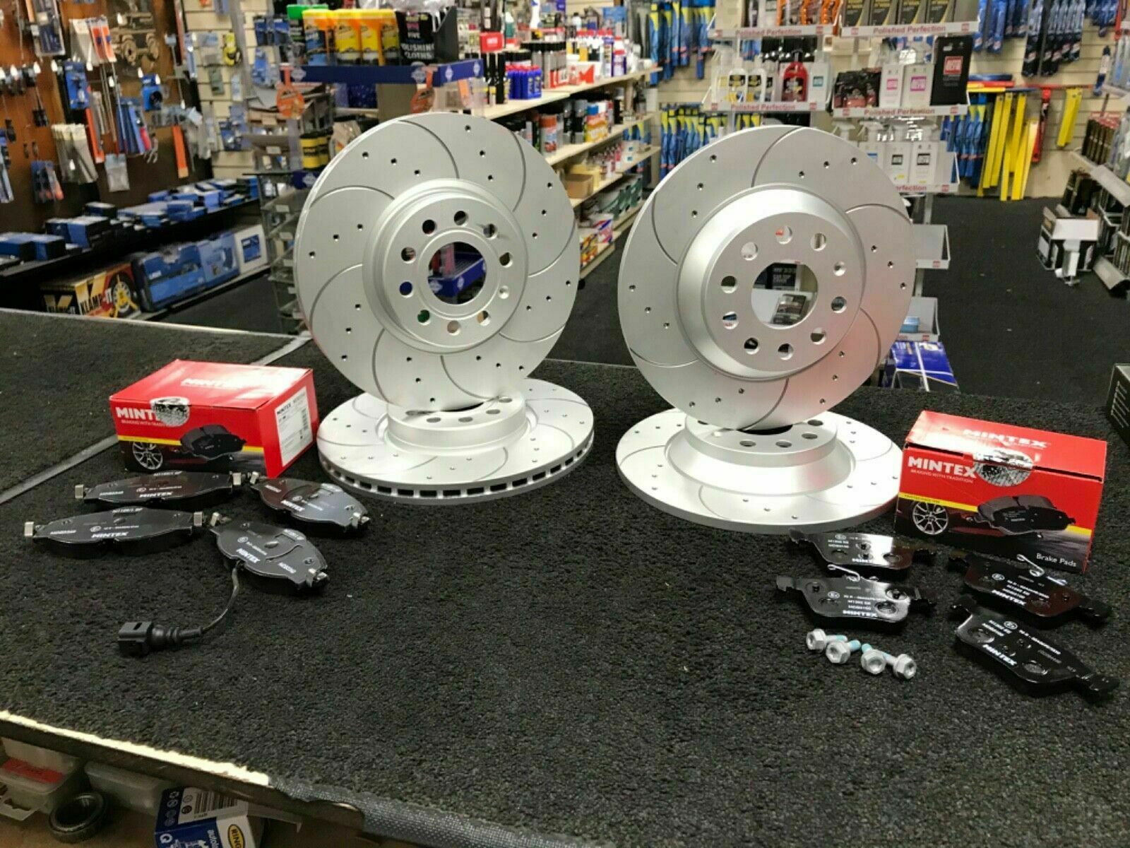 FOR AUDI A3 TFSI SPORT 2012-21 BRAKE DISC CROSS DRILLED GROOVED BRAKE PAD