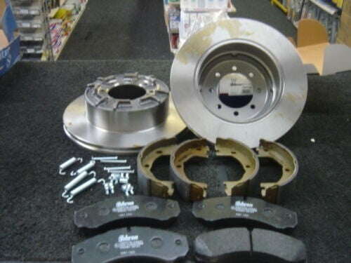 FOR DAILY 35C10 C11 C12 C11C12 C13 C14 REAR BRAKE DISC PADS HANDBRAKE SHOE