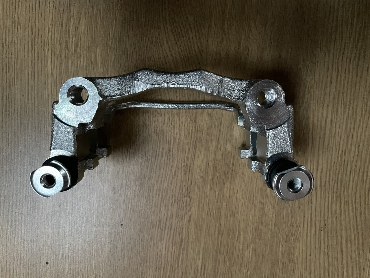 FOR FORD TRANSIT RWD 2006-13 REAR BRAKE CALIPER CARRIER BRACKET KIT LH NS