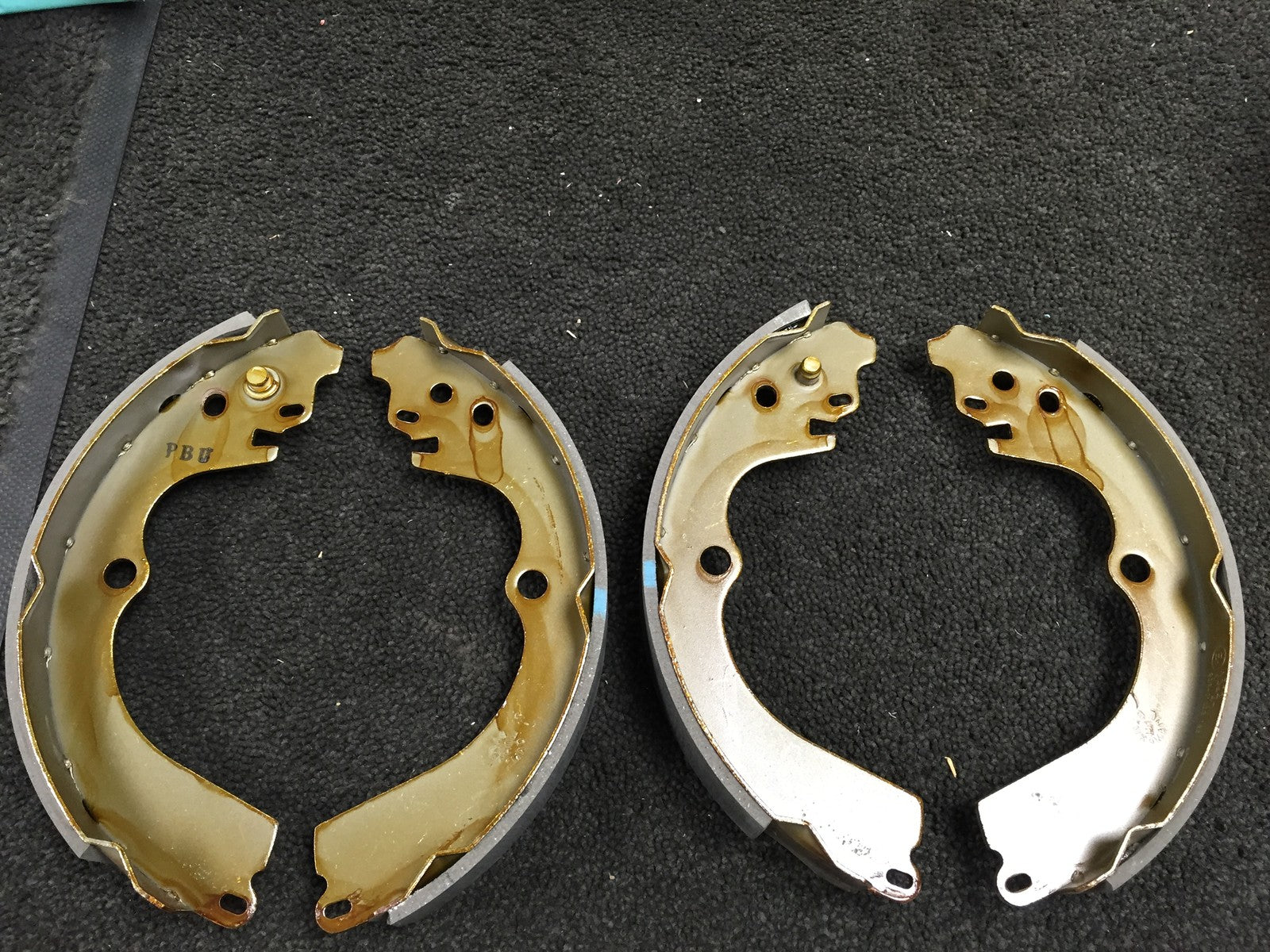 FOR SUBARU  FORESTER 2.0 AWD REAR  BRAKE SHOES ADS74113