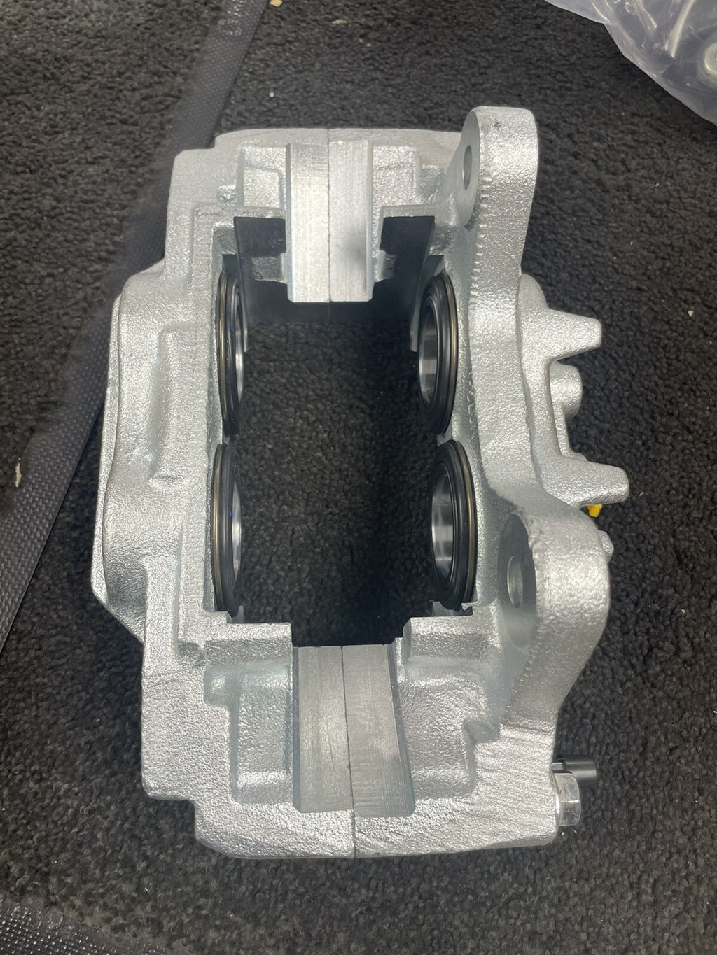 FOR MITSUBISHI PAJERO SHOGUN 3.2 DID 4WORK FRONT LEFT LH BRAKE CALIPER 4 PISTON