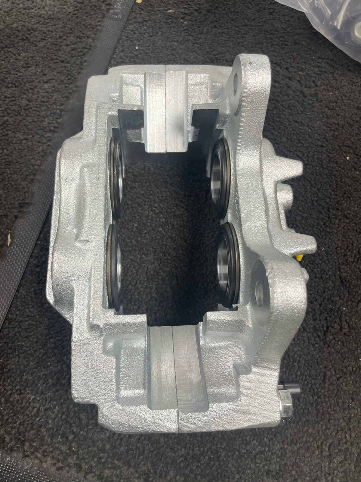 FOR MITSUBISHI PAJERO SHOGUN 3.2 DID 4WORK FRONT LEFT LH BRAKE CALIPER 4 PISTON
