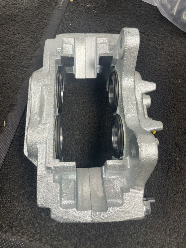 FOR MITSUBISHI PAJERO SHOGUN 3.2 DID 4WORK FRONT LEFT LH BRAKE CALIPER 4 PISTON