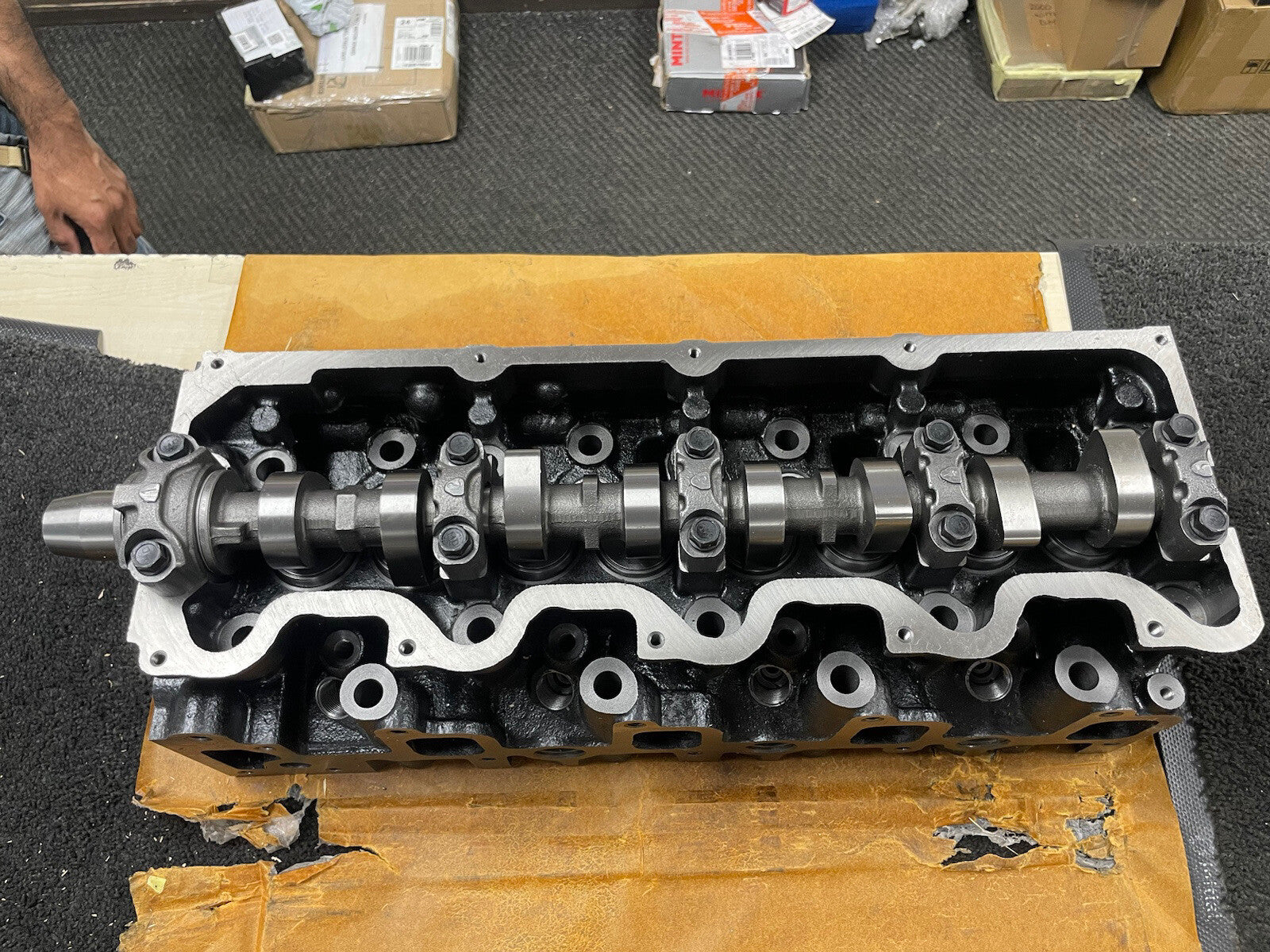 FOR TOYOTA HILUX HIACE 2.8D 3L LN106 LN107 LN109 CYLINDER HEAD ASSEMBLED 