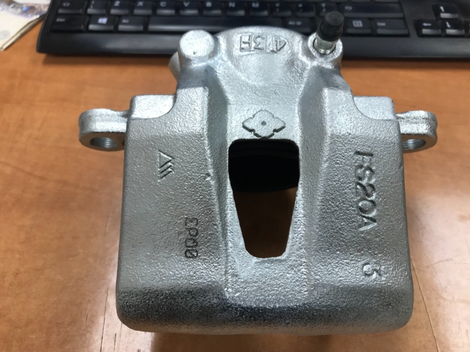 FOR MITSUBISHI CANTER 35 63 75 3.0TD 3.9  BRAKE CALIPER FRONT PASSENGER SIDE