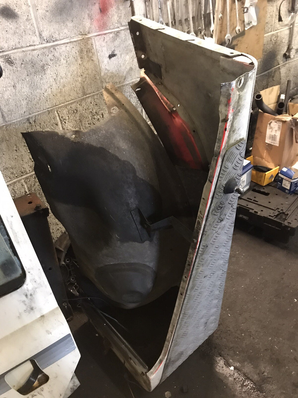 LAND ROVER DEFENDER 90 110 200 300tdi  NS LEFT SIDE WING PASSENGER SIDE COMPLETE