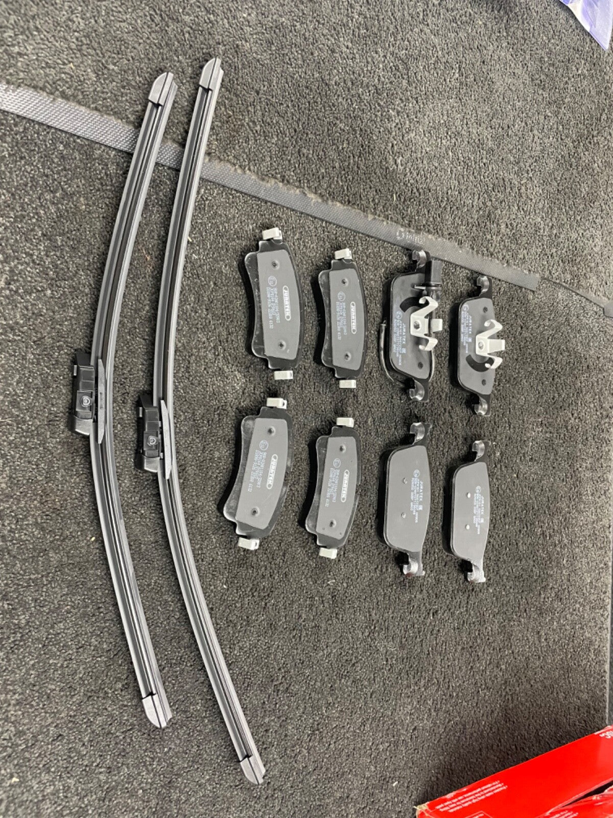 FOR A4 AVANT TDI ULTRA SPORT (MK5 (B9))  FRONT REAR BRAKE PADS WIPER BLADES FRNT