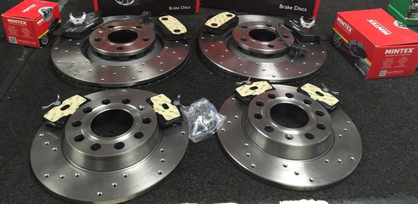 AUDI A4 2.0TDi S LINE B8 140bhp BRAKE DISC DRILLED  BRAKE PAD MINTEX FRONT REAR