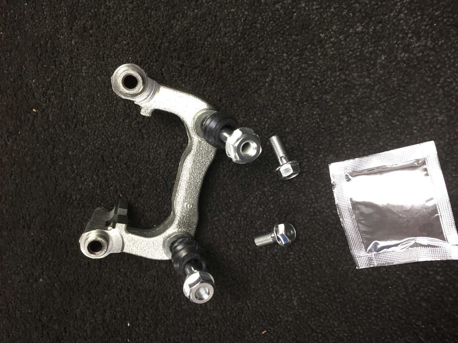 REAR BRAKE CALIPER CARRIER BRACKET PEUGEOT 1007 207 307 2008 208 LUCAS CALIPERS