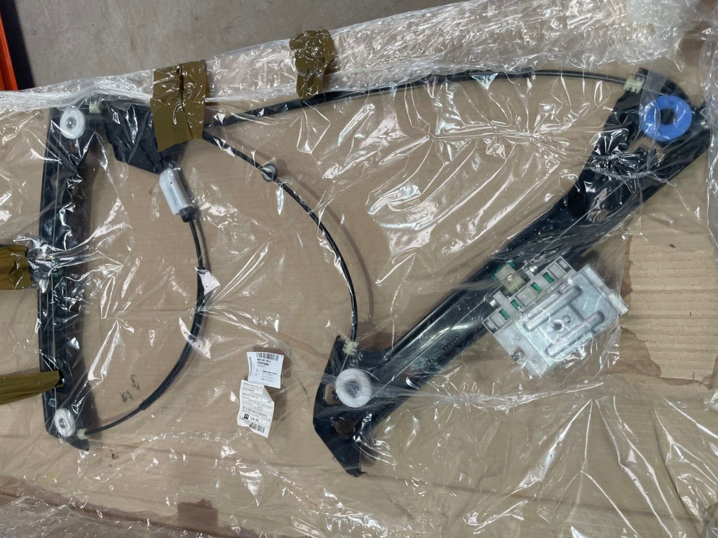 AUDI TT TTRS 2015 ON LEFT NS  WINDOW REGULATOR 8S0837461A GENUINE NEW