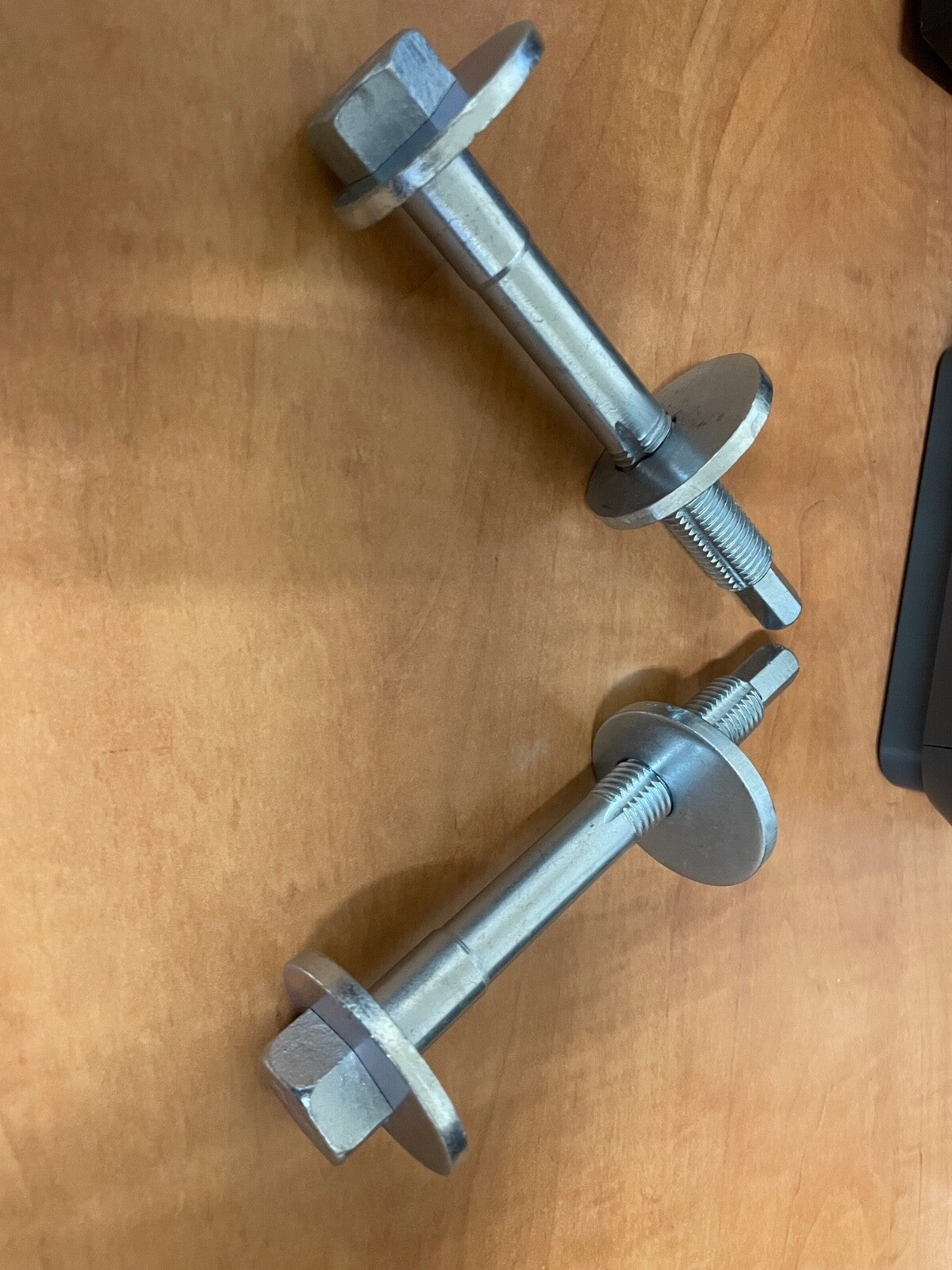 For Range Rover Sport Front Lower Wishbone Mount Bolt Set