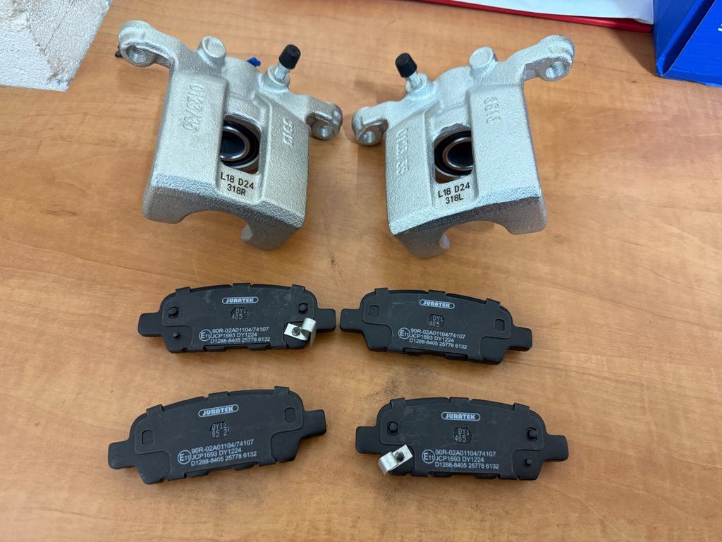 2 NEW REAR BRAKE CALIPER BRAKE PAD FOR NISSAN JUKE DIG-T NISMO RS DCi