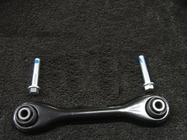 FORD FOCUS MK1 1998-04 REAR LOWER WISHBONE SUSPENSION TRAILING ARM BUSH & BOLTS