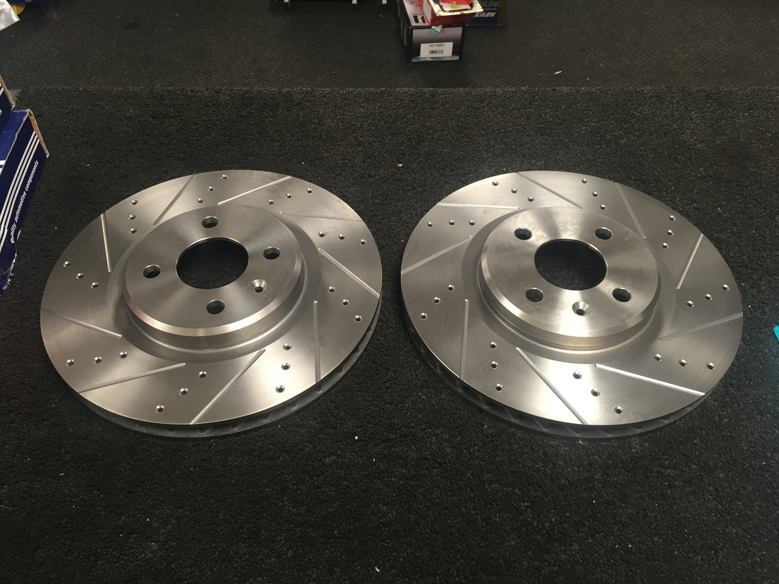 FOR LOTUS ELISE MK2 EXIGE 2 ELEVEN EUROPA S CROSS DRILLED GROOVED BRAKE DISC