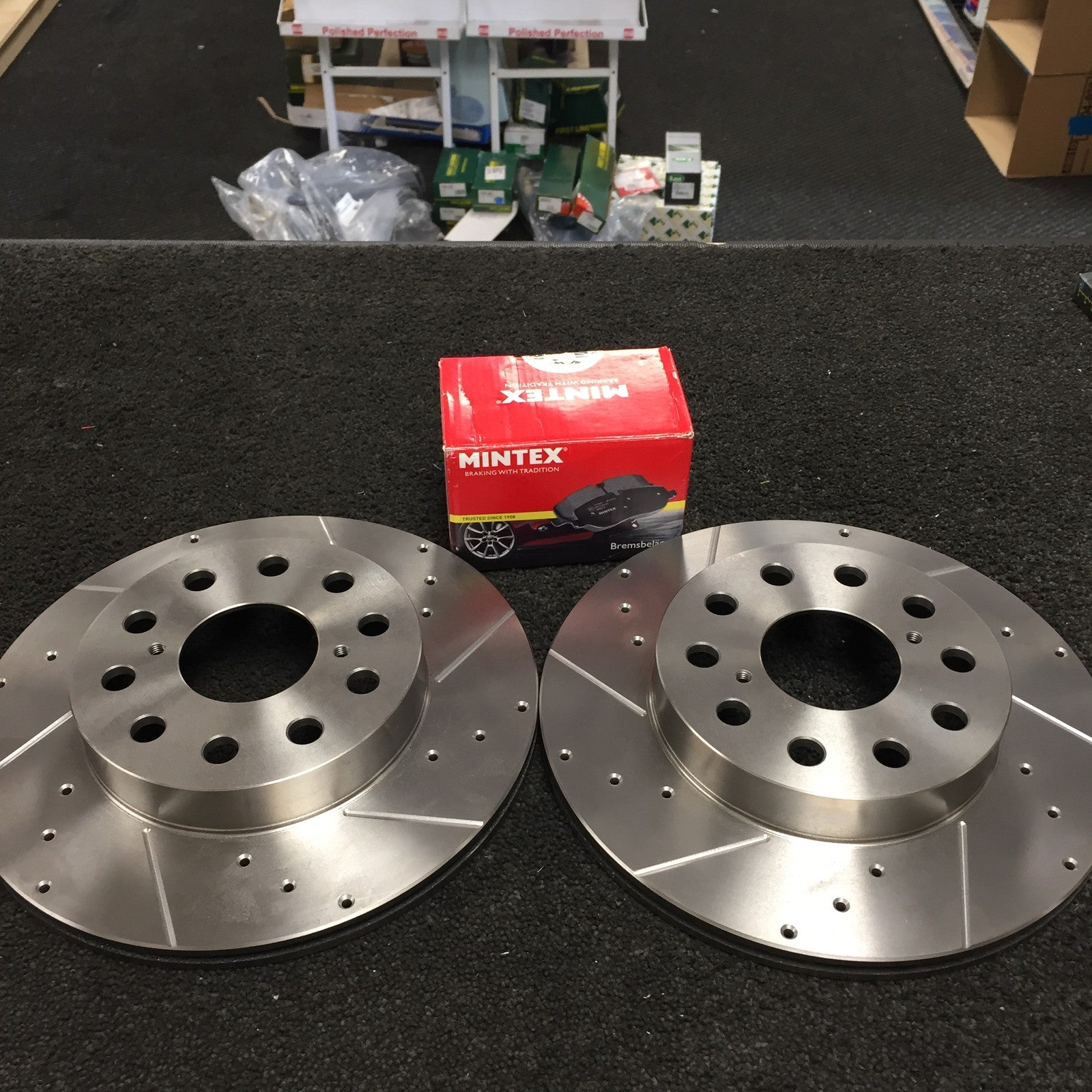FOR MR2 MK2 GT SW20 1990-1991REV 1 BRAKE DISC REAR DRILLED GROOVED MINTEX PAD