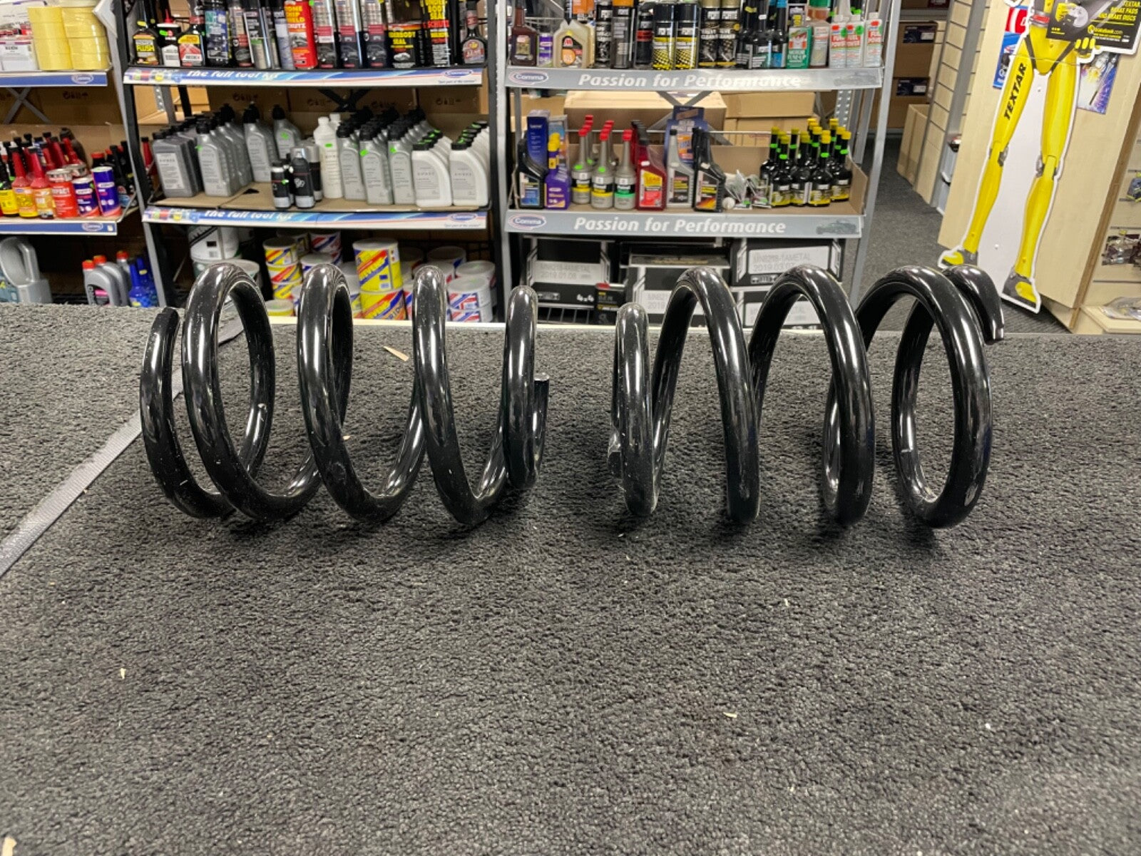 FOR TOYOTA GRANVIA REGIUS CUSTOM  REAR COIL SPRINGS PAIR 230mm