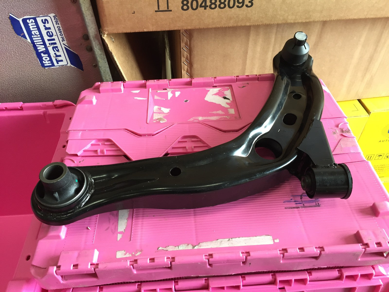 MAZDA MPV  1999-2005 LOWER WISHBONE ARM BALL JOINT PASSENGER SIDE