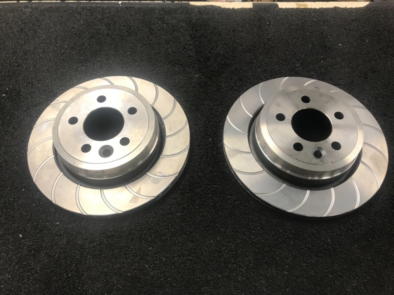 ROVER MG ZT ZTT 160 190 260 CROSS DRILLED GROOVED BRAKE DISCS REAR 276MM VENTED