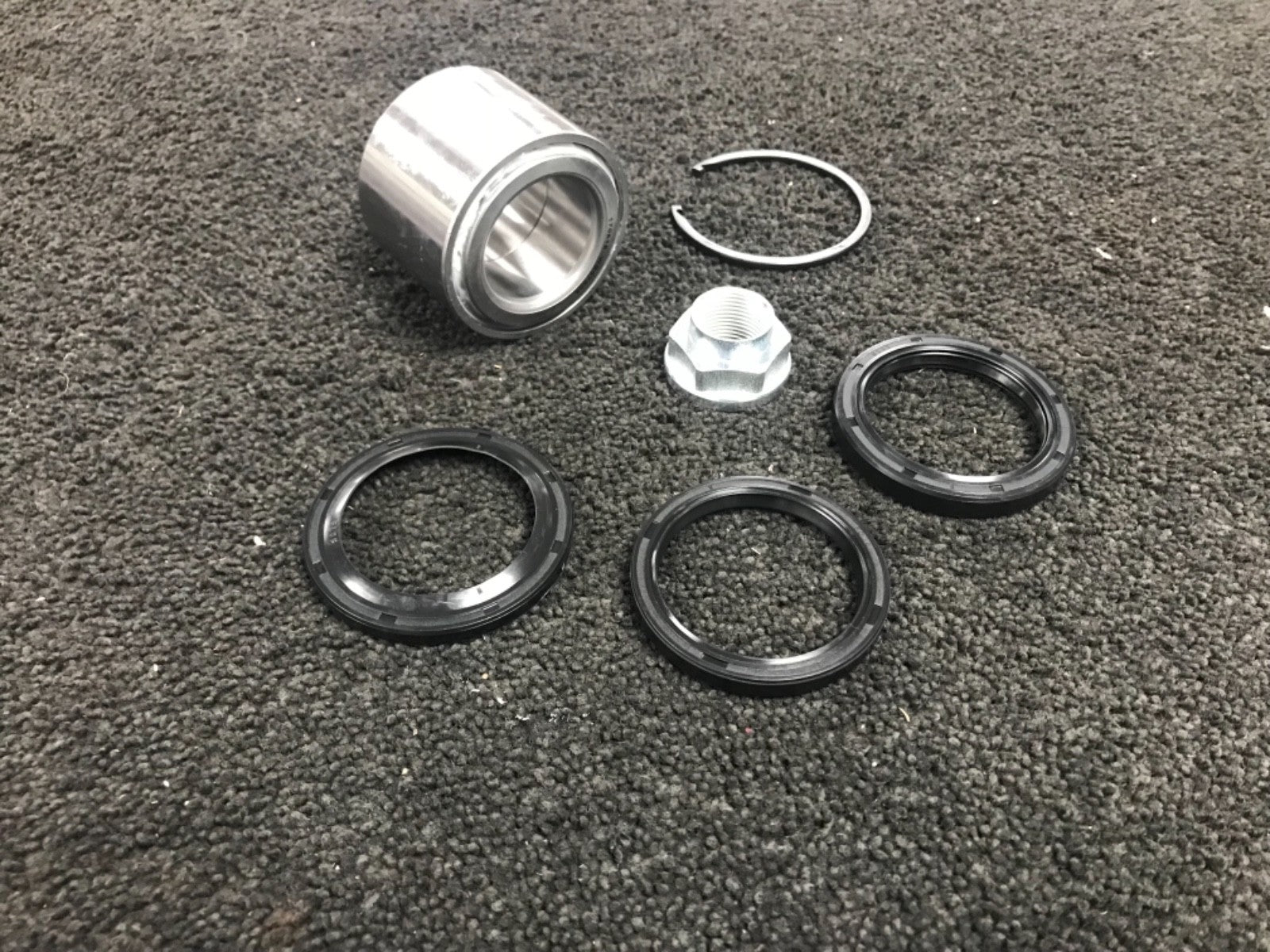 FOR SUBARU FORESTER 2.5XT SG LEGACY 2.2 2.5 REAR WHEEL BEARING KIT 