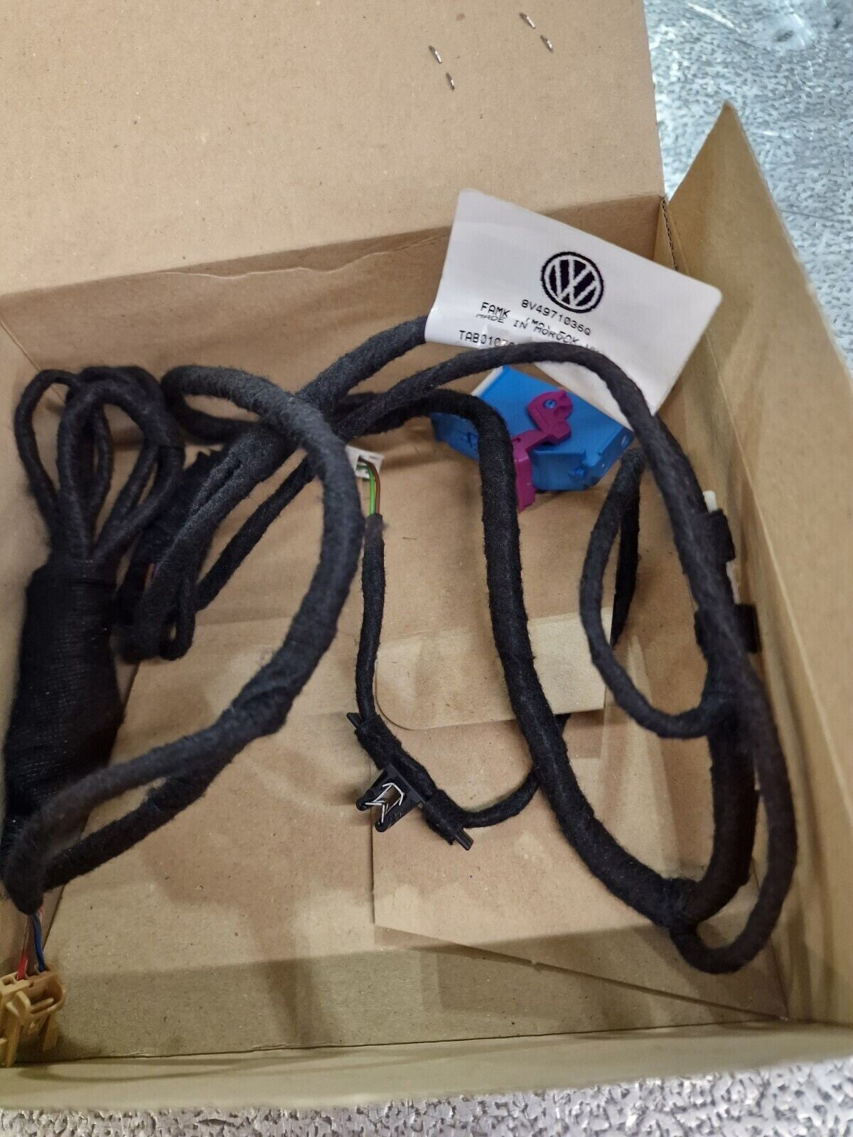 AUDI A3 2017-2020 WIRING HARNESS FOR LEFT NS DOOR TRIM PANEL 8V4971036Q