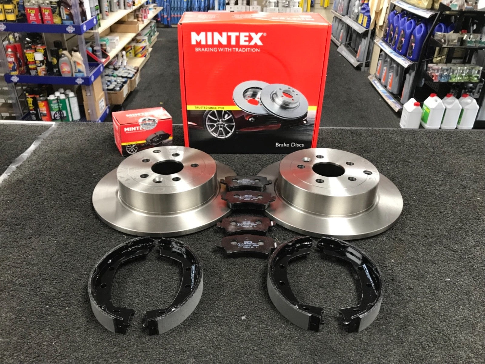 LANDROVER FREELANDER MK2 MINTEX REAR BRAKE DISC PAD HANDBRAKE SHOES ELEC HB