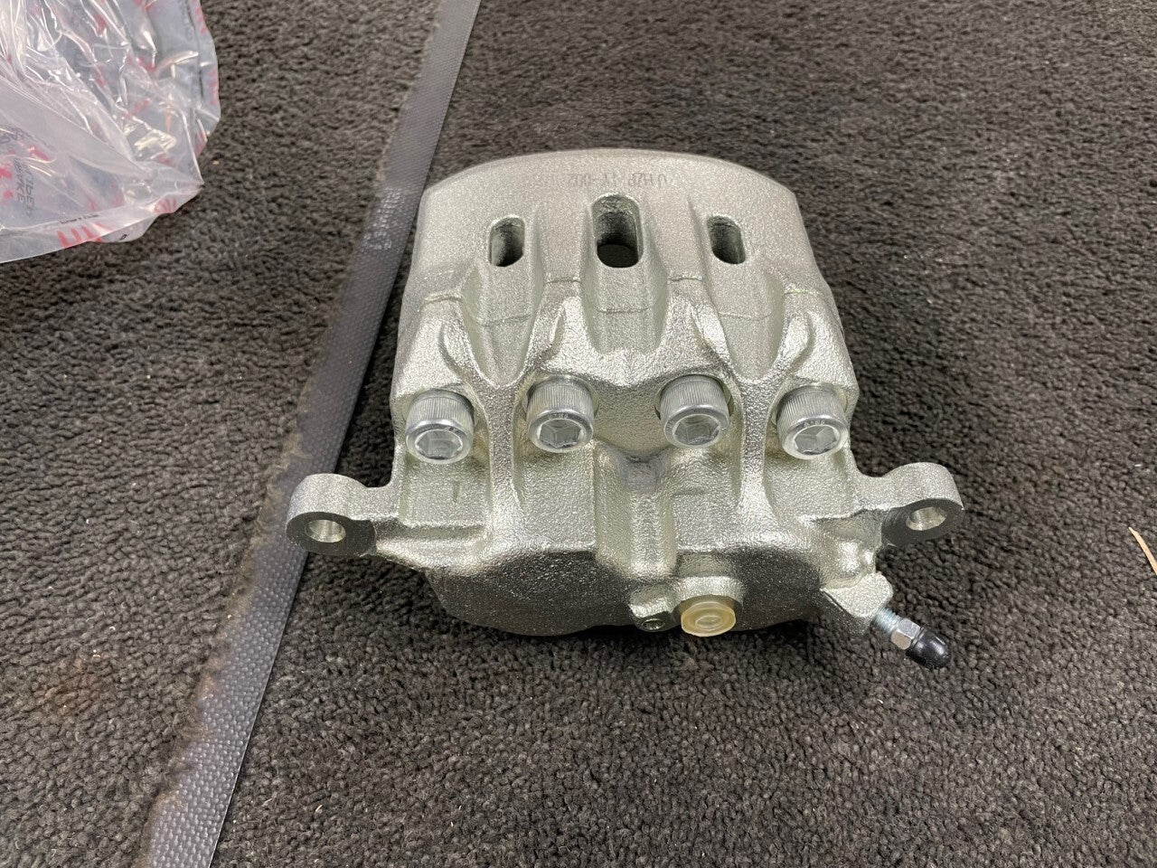FRONT BRAKE CALIPER LH  NS SIDE FOR LEXUS IS200 GXE10 SPORTCROSS IS300 IS300