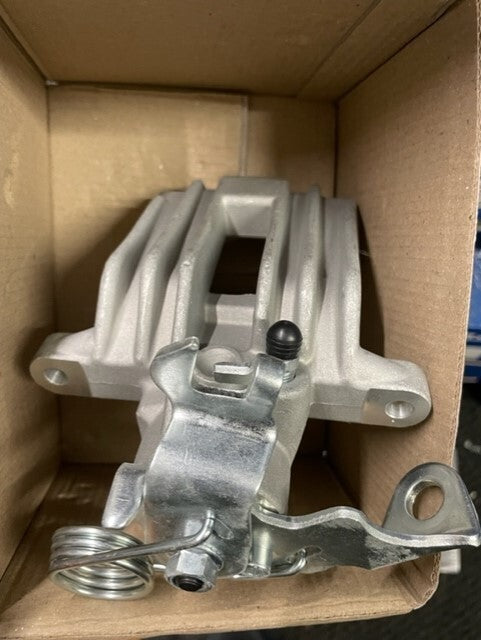 VW PASSAT 2.3 2.5 2.8 1996-05 BRAKE CALIPER REAR BRAKE CALIPER OS RH SIDE