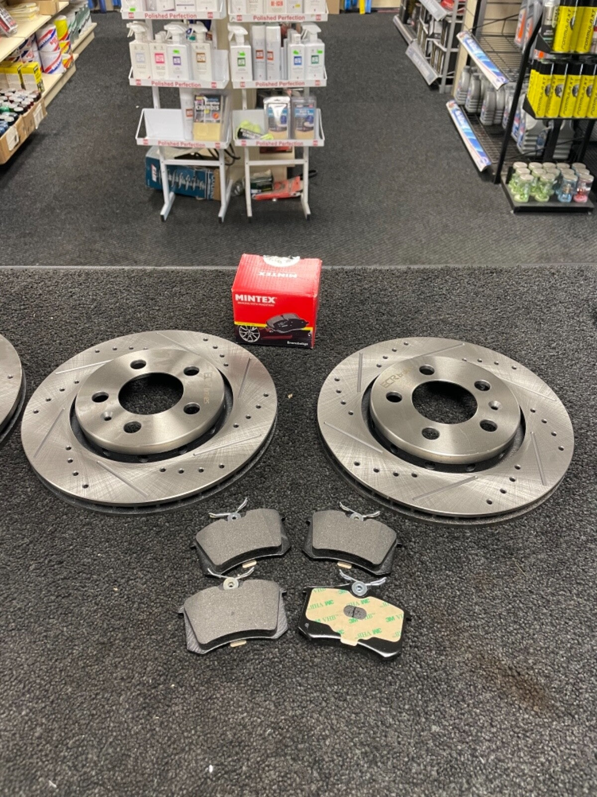 SEAT LEON CUPRA R FRONT REAR PERFORMANCE DRILLED GROOVED BRAKE DISCS PADS KIT