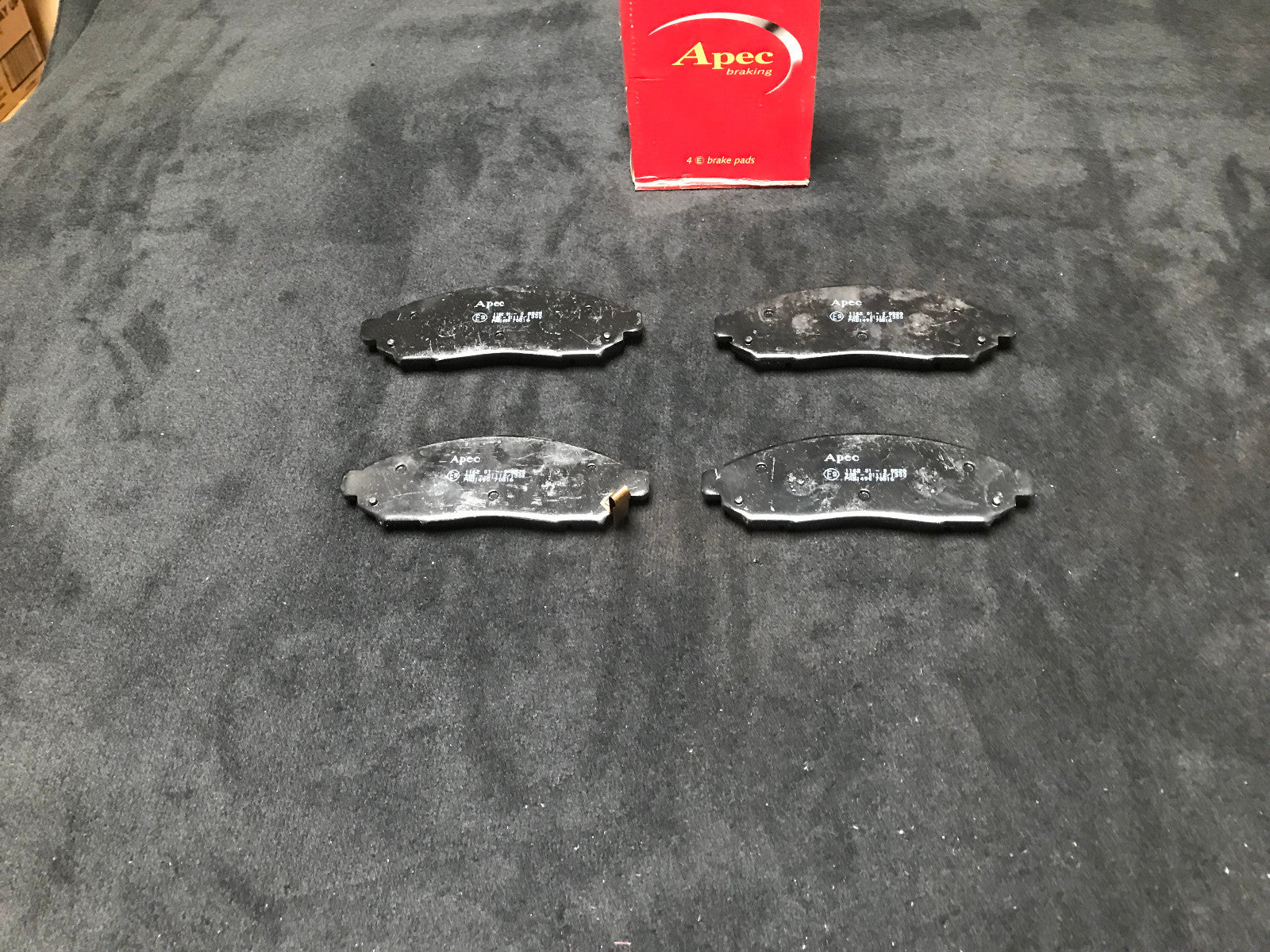 FOR NISSAN NAVARA PATHFINDER 2.5 PICK-UP NEW GENUINE APEC FRONT BRAKE PADS