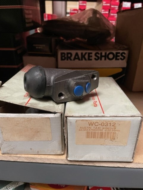 1 NEW FRONT NS LH WHEEL BRAKE CYLINDER FOR LONDON TAXI FX4 1972-1985