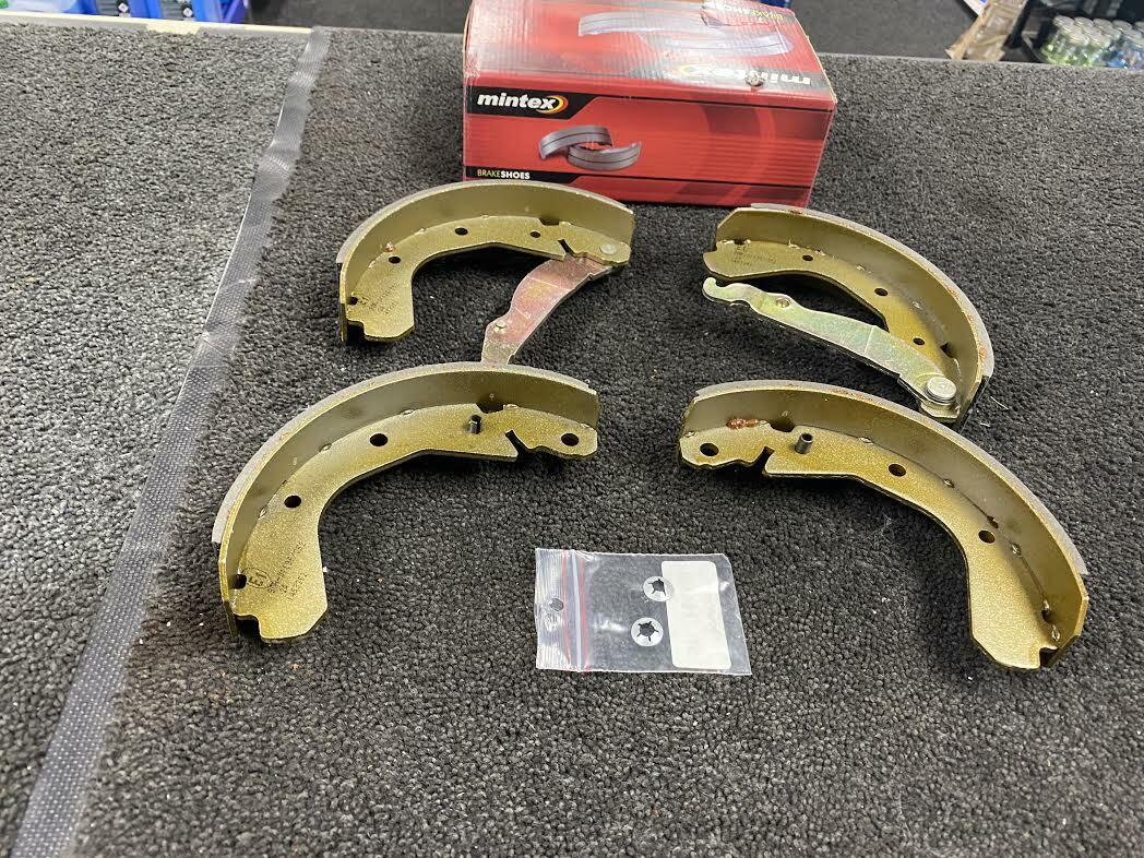 FOR OPEL ASCONA C / VAUXHALL ASTRA D 1.3 MK 1  REAR MINTEX BRAKE SHOES 