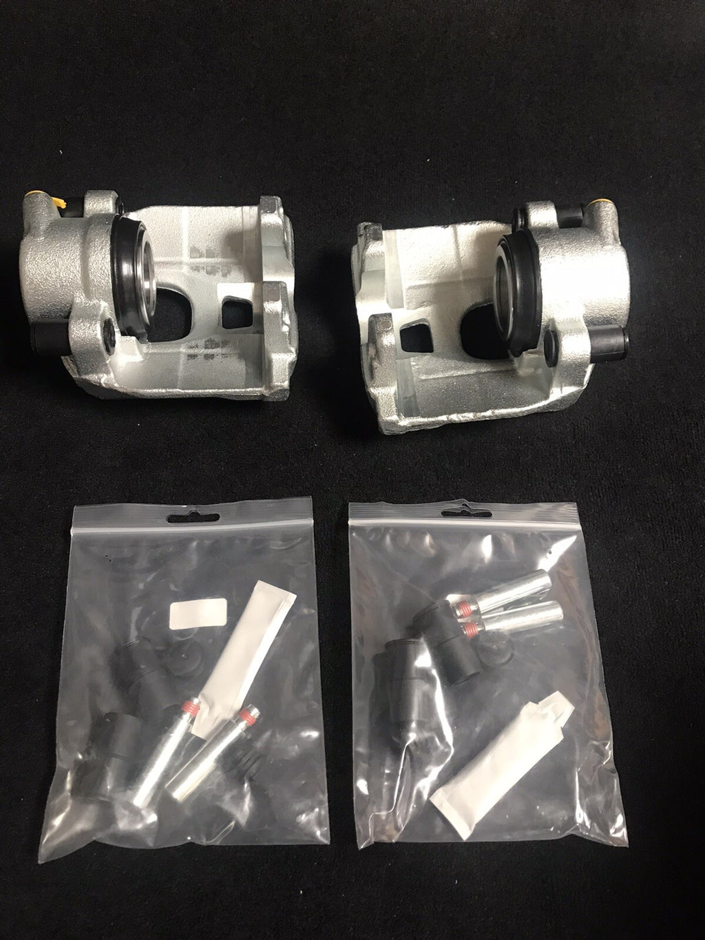 2 FRONT BRAKE CALIPER+SLIDER PIN KITS FOR AUDI FOR AUDI A4 2007-15 314MM DISCS