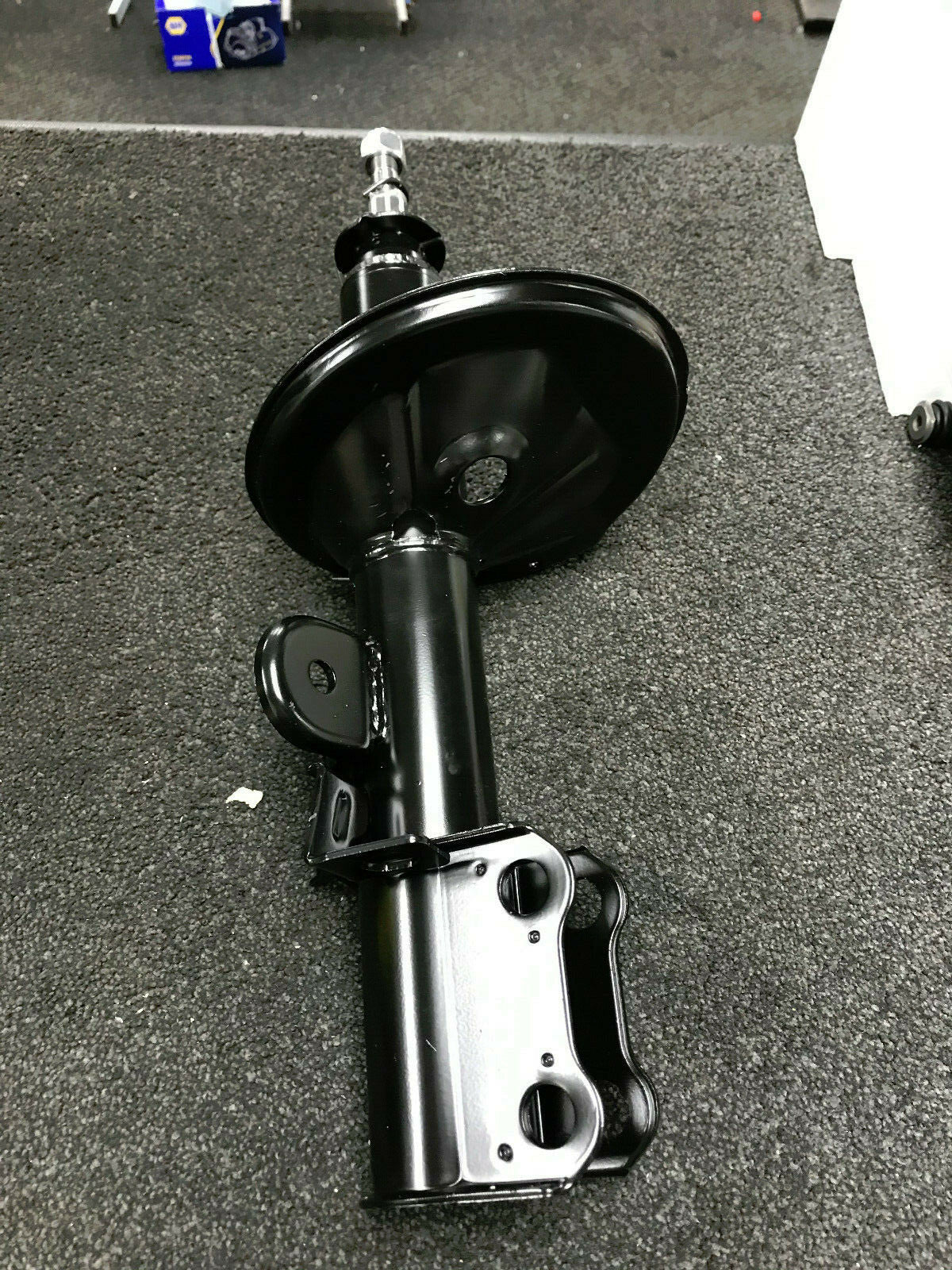 FOR TOYOTA LUCIDA ESTIMA 2.2TD 3CTE FRONT SHOCK ABSORBER PASSENGER SIDE