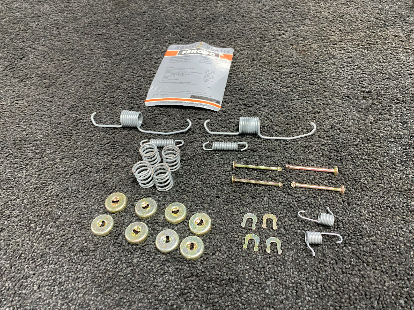 REAR BRAKE SHOE FITTING KIT FOR COROLLA CALDINA CAMRY SV10 CARINA E 2.0 GTI