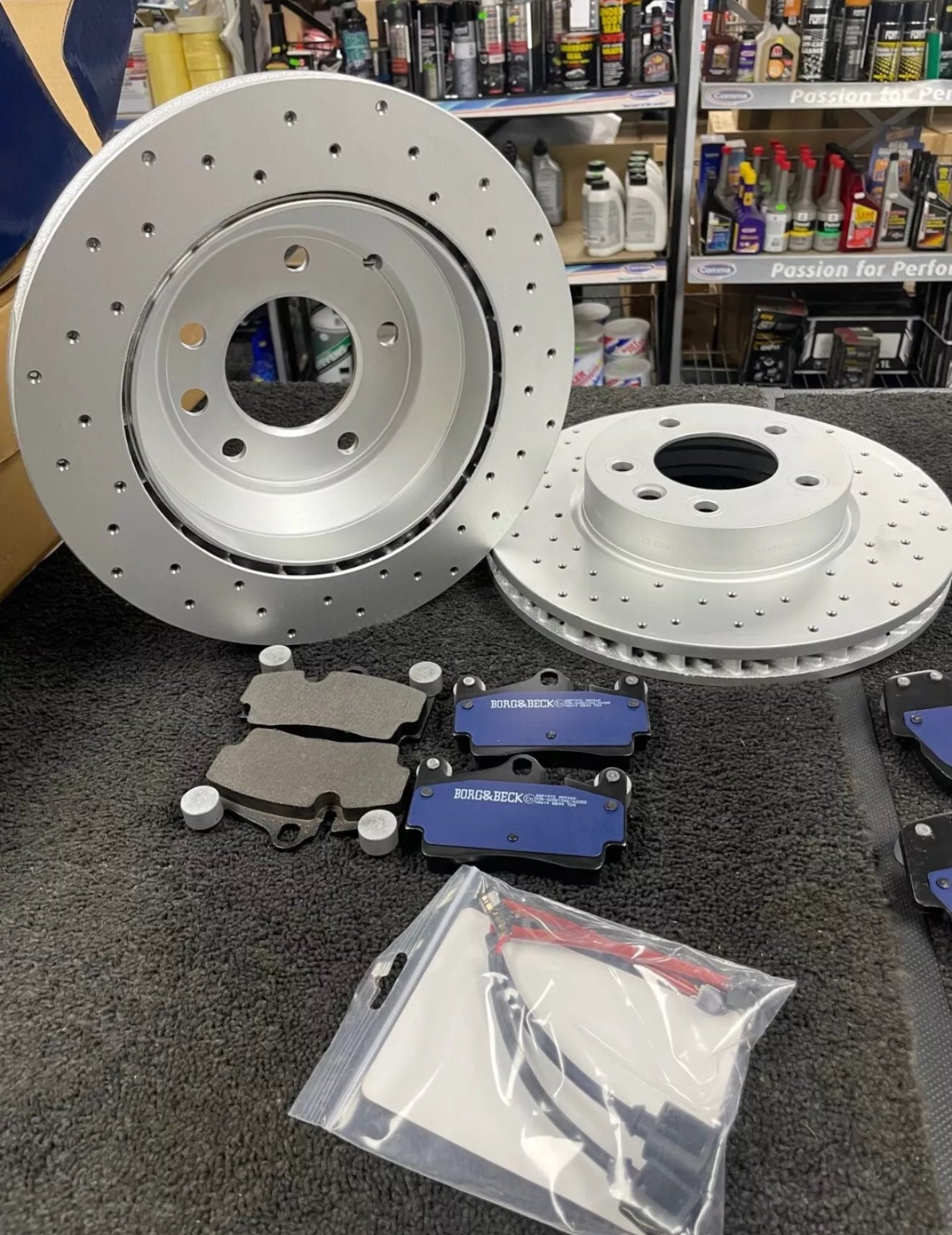 AUDI Q7 VW TOUAREG PORSCHE CAYENNE FRONT REAR DRILLED BRAKE DISCS PADS WIRES