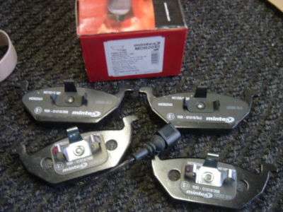GOLF MK4 98>04 FRONT  BRAKE PADS WITH WARNING WIRES