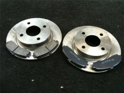FOR NISSAN MICRA 1993> FRONT BRAKE DISCS & BRAKE PADS NEW