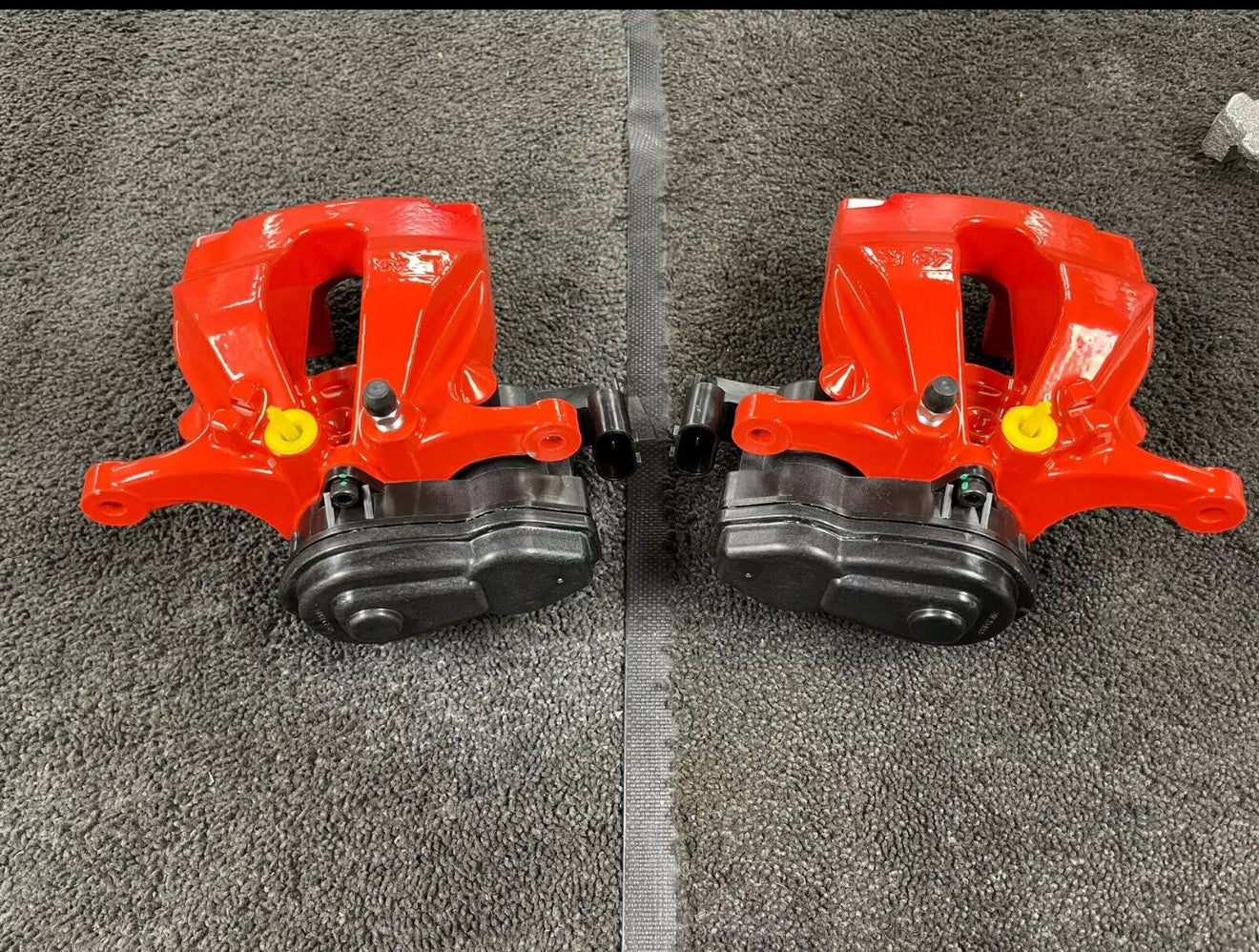 2 REAR ELECTRIC BRAKE CALIPER RANGE ROVER SPORT L494 2013-2018 NEW RED