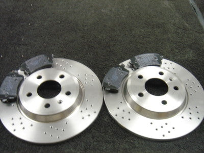 AUDI A5 1.8 2.0 2.7TDi QUATTRO SPORT BRAKE DISC CROSS DRILLED BRAKE PADS REAR