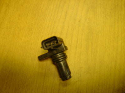 VOLVO V70 XC70 XC60 CAMSHAFT POSITION SENSOR 31272689 30713599