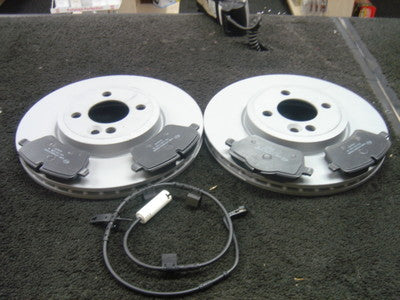 MINI ONE COOPER S CLUBMAN 2006 ON FRONT BRAKE DISCS BRAKE PADS 