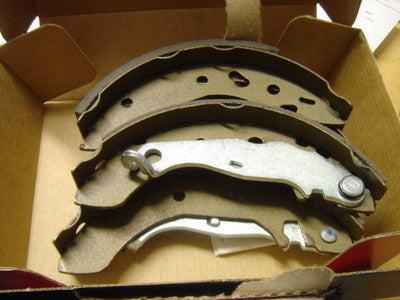 VAUXHALL  ASTRA CORSA C REAR BRAKE SHOES  NEW SET NO ABS