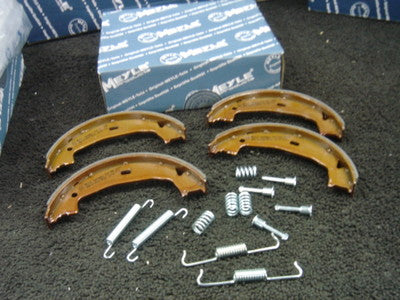 BMW 1 SER 114 116 118 120 125 E81 E82 E87 HANDBRAKE PARKING SHOES  FITTING